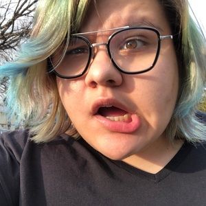 Meet your Posher, Abby